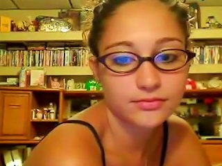 Babe In Cute Glasses Is Fucking On The Webcam Teen Video
